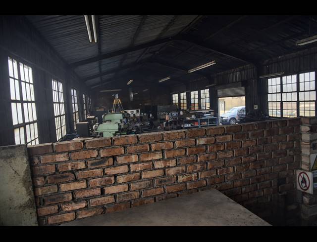 700M² WAREHOUSE FOR SALE IN MARIEVALE